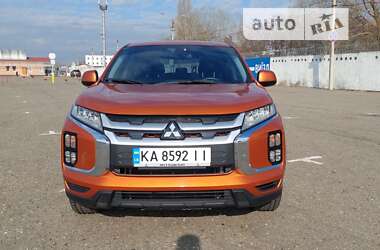 Внедорожник / Кроссовер Mitsubishi Outlander Sport 2020 в Киеве