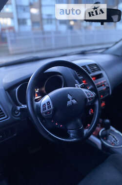 Внедорожник / Кроссовер Mitsubishi Outlander Sport 2011 в Чернигове