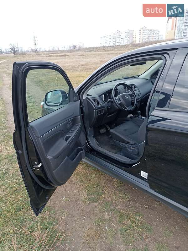 Позашляховик / Кросовер Mitsubishi Outlander Sport 2015 в Миколаєві