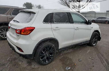 Внедорожник / Кроссовер Mitsubishi Outlander Sport 2018 в Львове