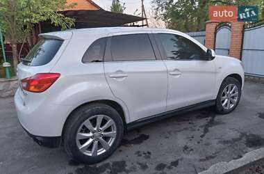 Внедорожник / Кроссовер Mitsubishi Outlander Sport 2014 в 
