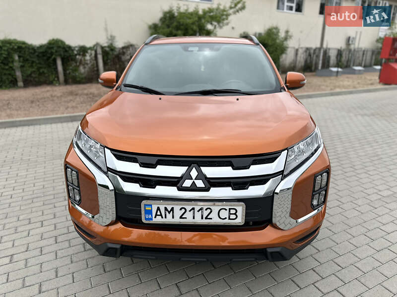 Позашляховик / Кросовер Mitsubishi Outlander Sport 2019 в Житомирі