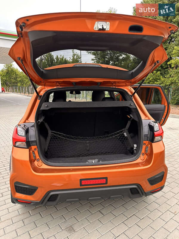 Позашляховик / Кросовер Mitsubishi Outlander Sport 2019 в Житомирі