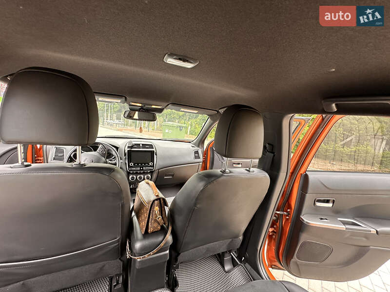 Позашляховик / Кросовер Mitsubishi Outlander Sport 2019 в Житомирі