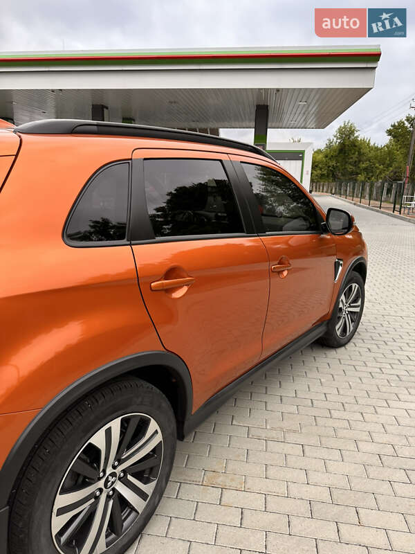 Позашляховик / Кросовер Mitsubishi Outlander Sport 2019 в Житомирі