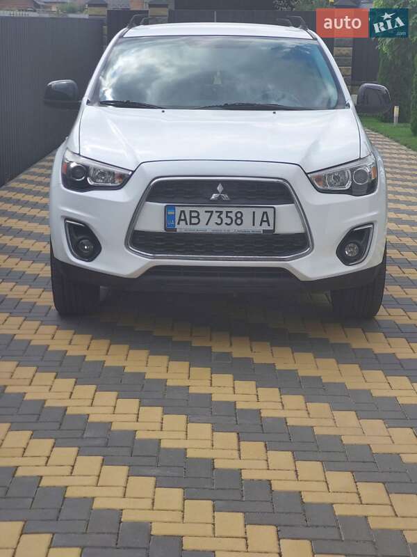 Внедорожник / Кроссовер Mitsubishi Outlander Sport 2015 в Луцке