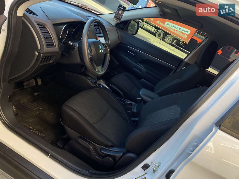Позашляховик / Кросовер Mitsubishi Outlander Sport 2020 в Івано-Франківську
