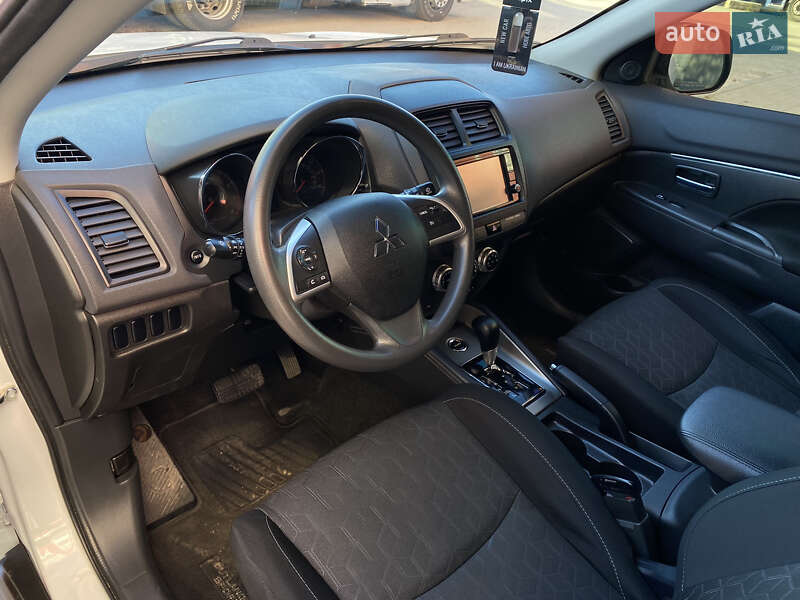 Позашляховик / Кросовер Mitsubishi Outlander Sport 2020 в Івано-Франківську