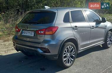 Внедорожник / Кроссовер Mitsubishi Outlander Sport 2017 в Киеве