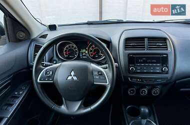 Позашляховик / Кросовер Mitsubishi Outlander Sport 2014 в Києві