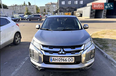 Внедорожник / Кроссовер Mitsubishi Outlander Sport 2019 в 