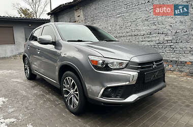 Позашляховик / Кросовер Mitsubishi Outlander Sport 2018 в Харкові