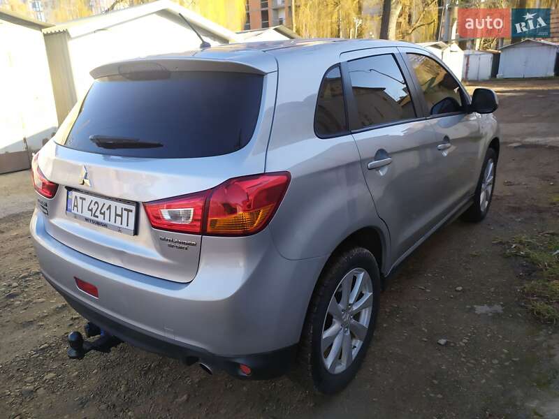 Внедорожник / Кроссовер Mitsubishi Outlander Sport 2013 в Ивано-Франковске