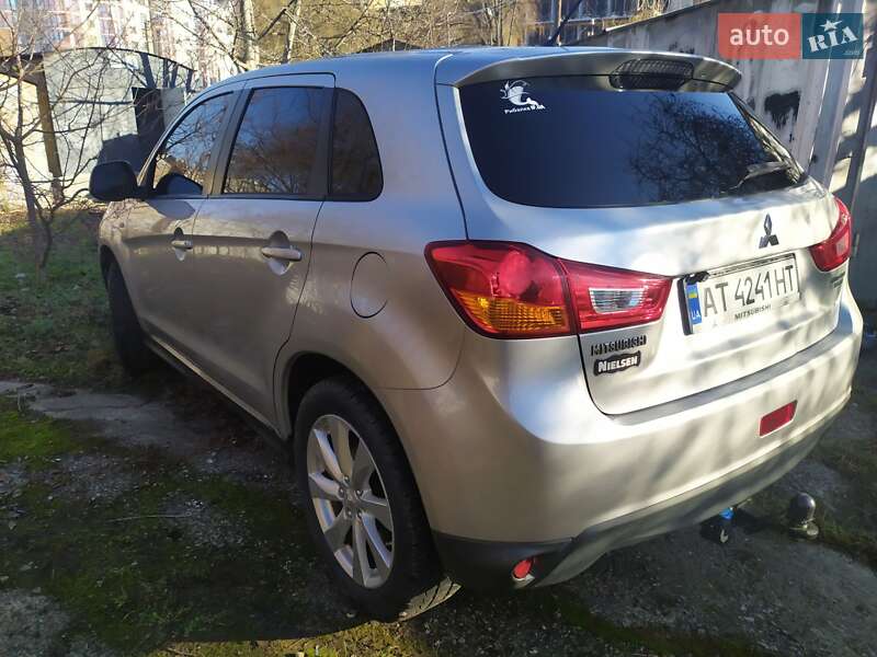 Внедорожник / Кроссовер Mitsubishi Outlander Sport 2013 в Ивано-Франковске