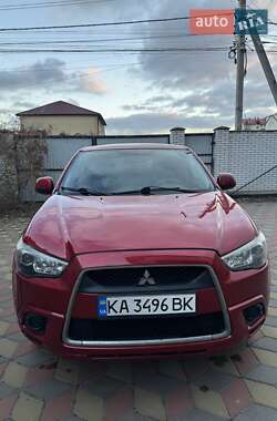 Позашляховик / Кросовер Mitsubishi Outlander Sport 2010 в Києві