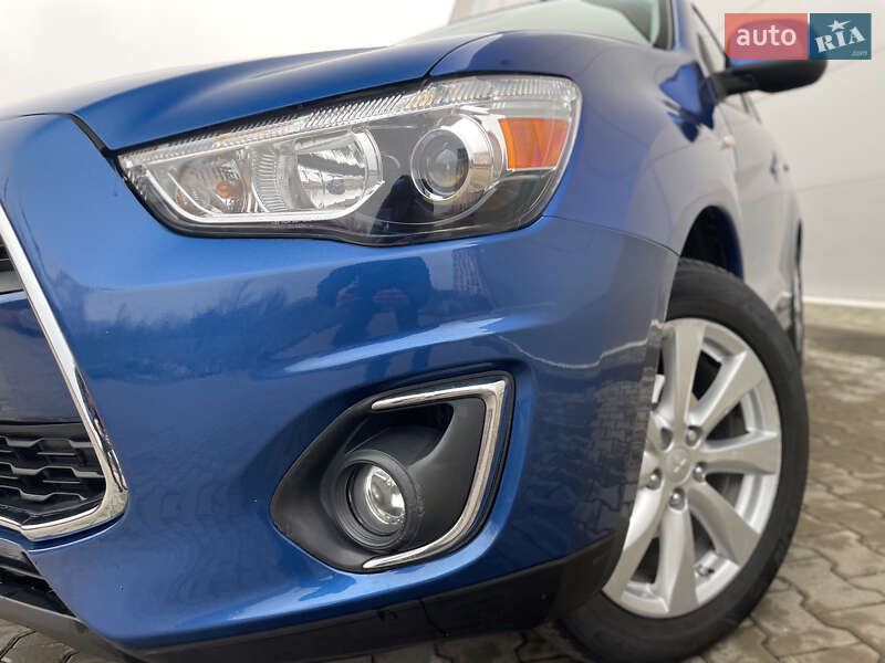 Внедорожник / Кроссовер Mitsubishi Outlander Sport 2015 в Киеве