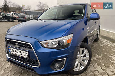 Внедорожник / Кроссовер Mitsubishi Outlander Sport 2015 в 
