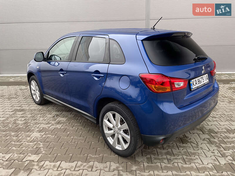 Внедорожник / Кроссовер Mitsubishi Outlander Sport 2015 в Киеве