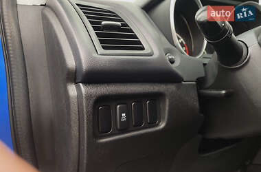 Внедорожник / Кроссовер Mitsubishi Outlander Sport 2015 в 