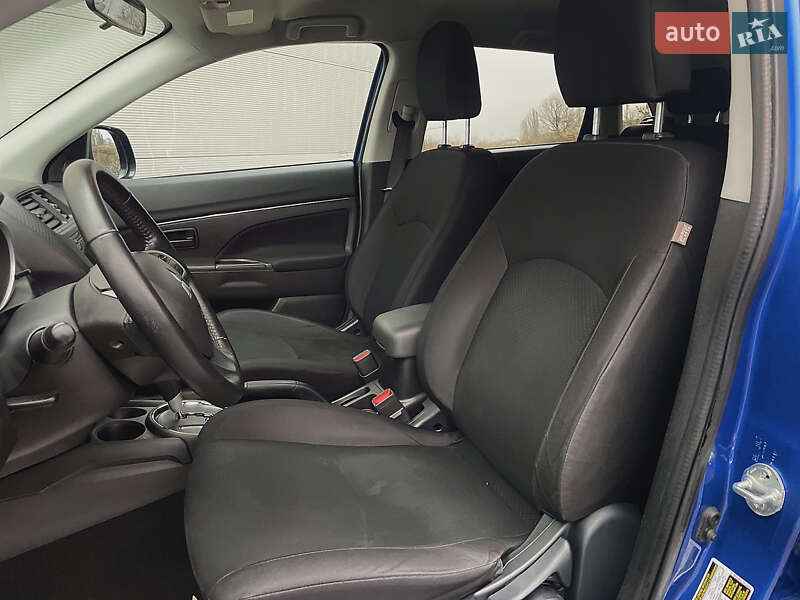 Внедорожник / Кроссовер Mitsubishi Outlander Sport 2015 в Киеве