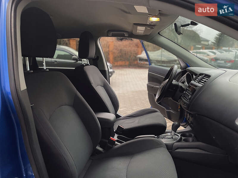 Внедорожник / Кроссовер Mitsubishi Outlander Sport 2015 в Киеве