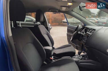 Внедорожник / Кроссовер Mitsubishi Outlander Sport 2015 в 