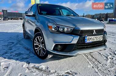 Внедорожник / Кроссовер Mitsubishi Outlander Sport 2017 в Киеве