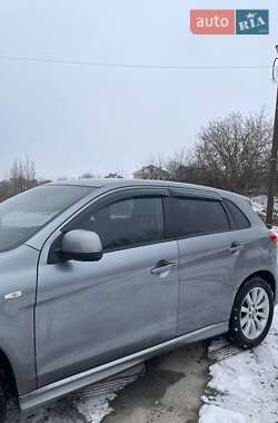 Позашляховик / Кросовер Mitsubishi Outlander Sport 2011 в 