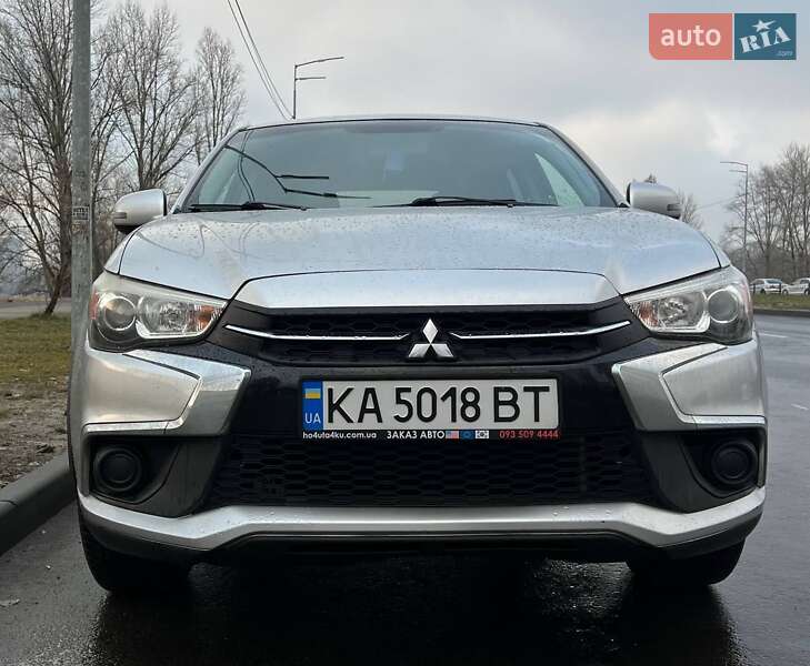 Внедорожник / Кроссовер Mitsubishi Outlander Sport 2018 в Киеве