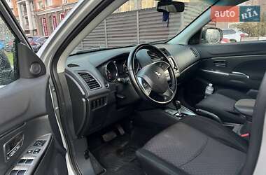 Внедорожник / Кроссовер Mitsubishi Outlander Sport 2018 в 