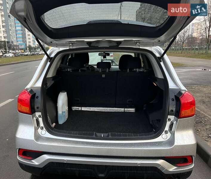Внедорожник / Кроссовер Mitsubishi Outlander Sport 2018 в Киеве