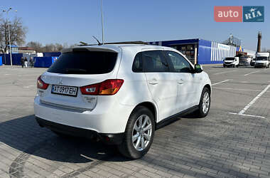 Внедорожник / Кроссовер Mitsubishi Outlander Sport 2015 в 