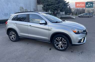 Позашляховик / Кросовер Mitsubishi Outlander Sport 2018 в Рівному