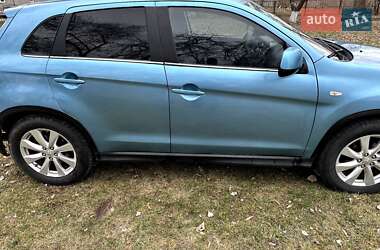 Внедорожник / Кроссовер Mitsubishi Outlander Sport 2013 в 