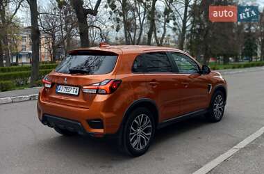 Внедорожник / Кроссовер Mitsubishi Outlander Sport 2022 в 