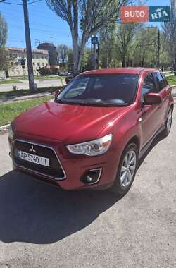 Позашляховик / Кросовер Mitsubishi Outlander Sport 2014 в 