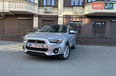 Позашляховик / Кросовер Mitsubishi Outlander Sport 2015 в Полтаві