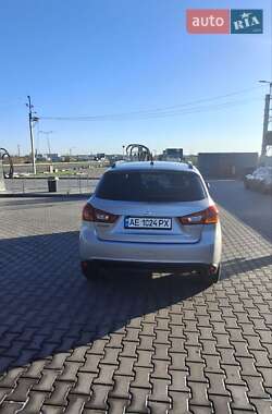 Внедорожник / Кроссовер Mitsubishi Outlander Sport 2012 в 