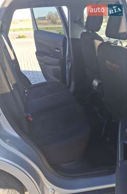 Внедорожник / Кроссовер Mitsubishi Outlander Sport 2012 в 