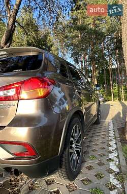 Позашляховик / Кросовер Mitsubishi Outlander Sport 2018 в 