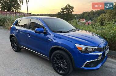 Внедорожник / Кроссовер Mitsubishi Outlander Sport 2018 в Киеве