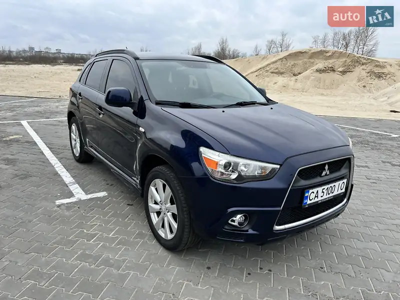 Внедорожник / Кроссовер Mitsubishi Outlander Sport 2012 в 