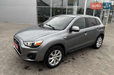 Внедорожник / Кроссовер Mitsubishi Outlander Sport 2015 в 
