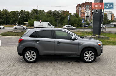 Внедорожник / Кроссовер Mitsubishi Outlander Sport 2015 в 