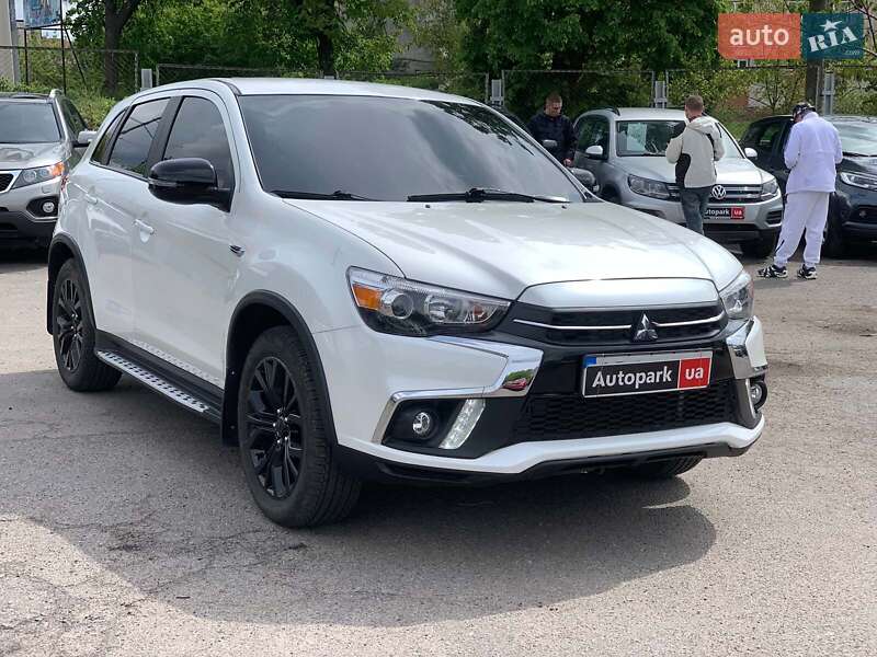 Внедорожник / Кроссовер Mitsubishi Outlander Sport 2018 в Виннице