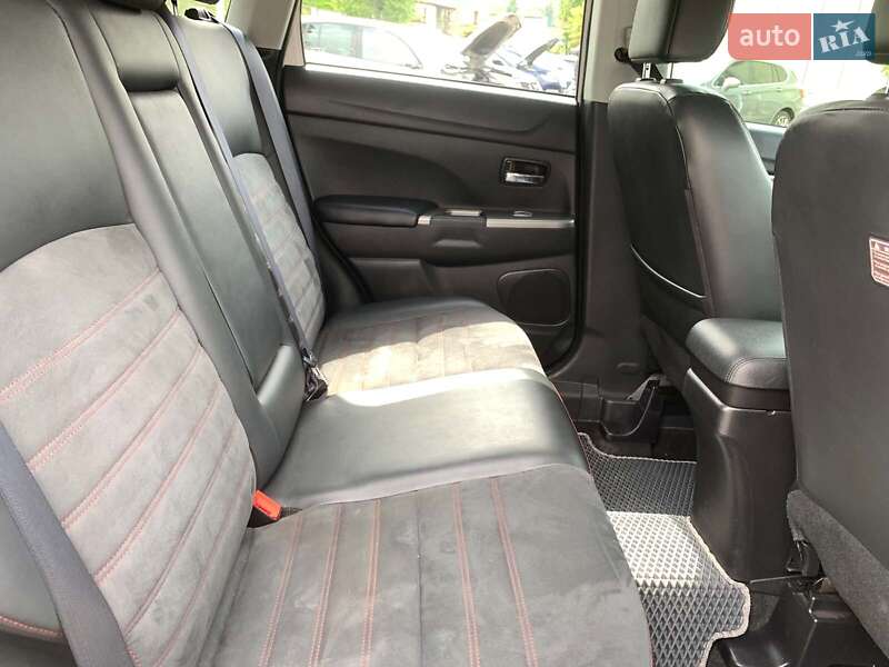 Внедорожник / Кроссовер Mitsubishi Outlander Sport 2018 в Виннице