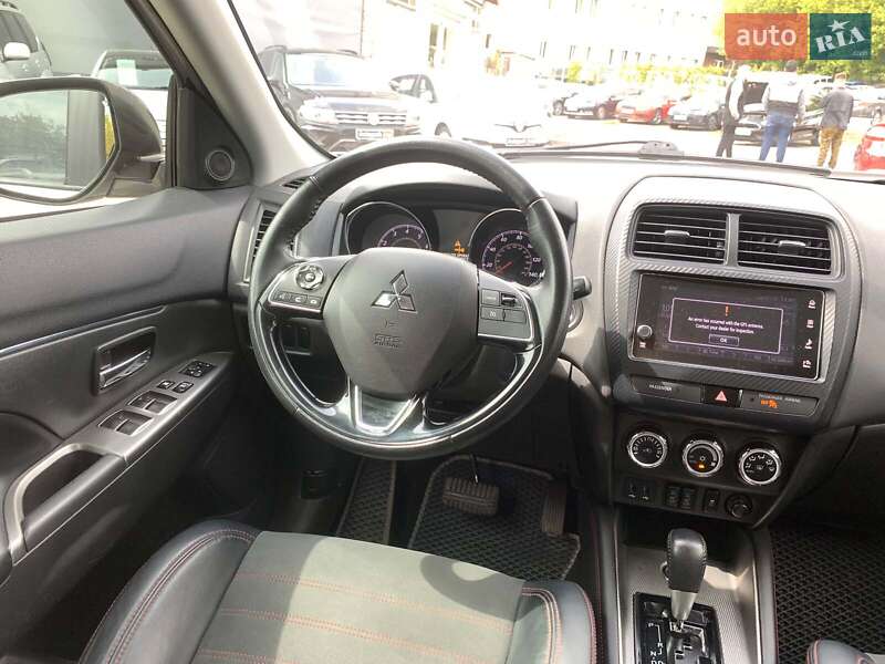 Внедорожник / Кроссовер Mitsubishi Outlander Sport 2018 в Виннице