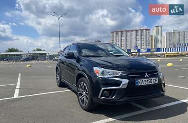 Внедорожник / Кроссовер Mitsubishi Outlander Sport 2017 в Киеве