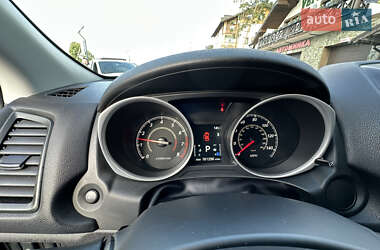 Позашляховик / Кросовер Mitsubishi Outlander Sport 2013 в 