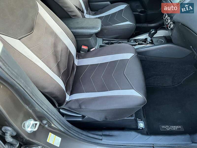 Внедорожник / Кроссовер Mitsubishi Outlander Sport 2019 в Киеве